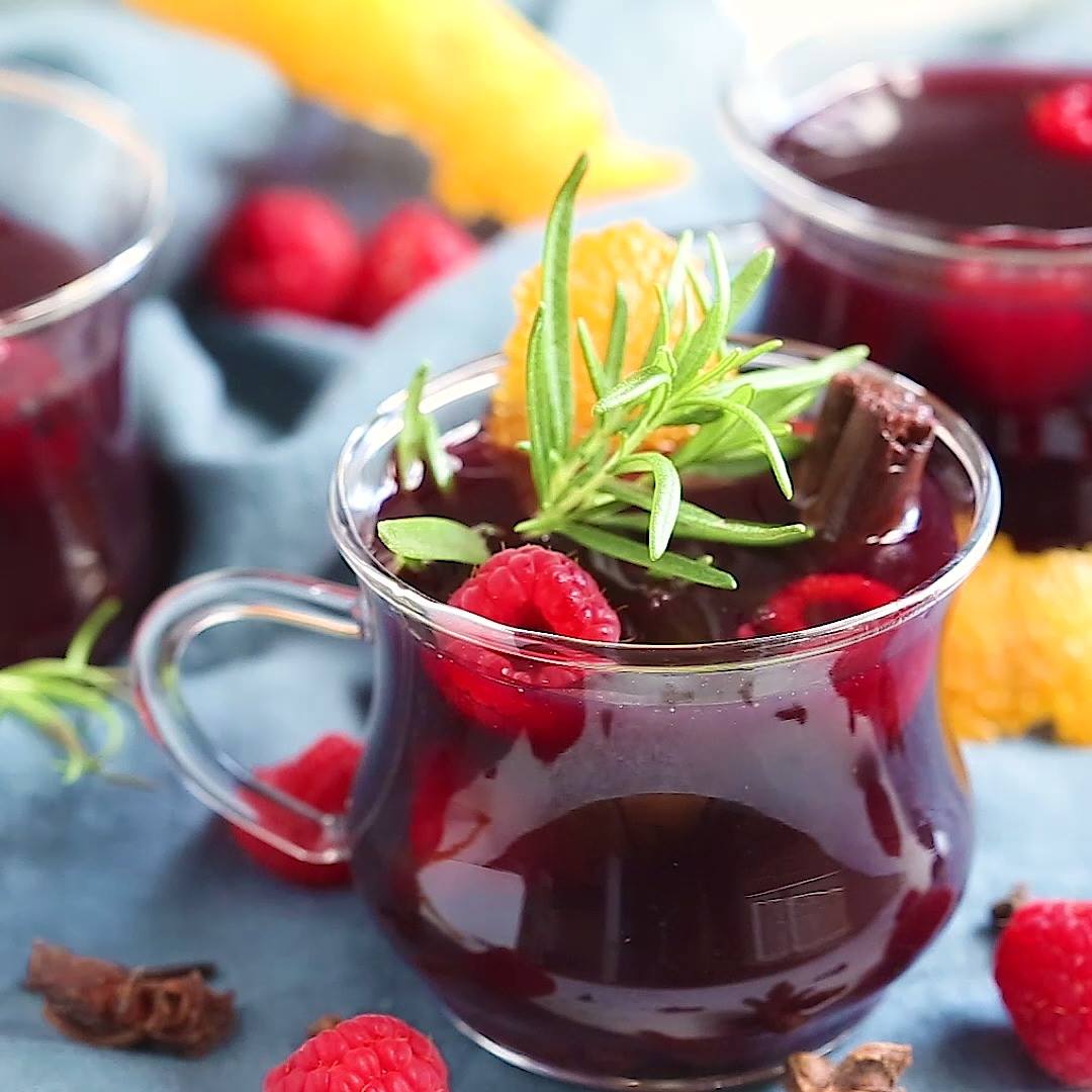 Easy Raspberry Mulled Wine: Stovetop & Slow Cooker Guide