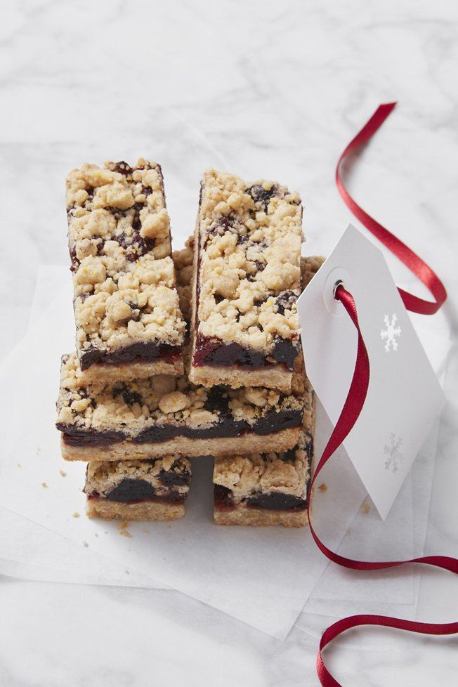 Spiced Raspberry Mulled Wine: Your House Will Smell Amazing!